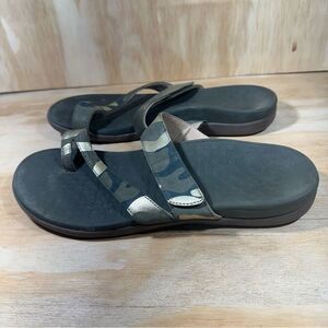 Vionic Morgan Women's Cross Strap Orthotic Camo Sandals Women’s Size 12